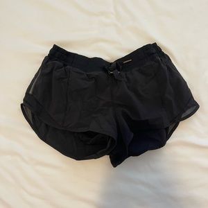 Lululemon Hotty Hot Short - 2.5’